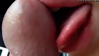 Hot Indian Girl Gives Amazing Oral Pleasure To Friend