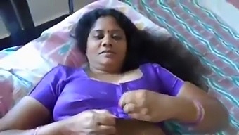 Indian Mature Housewife Muskan Rani'S Sensual Blowjob And Sex