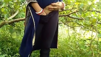 Desi Housewives Enjoy Outdoor Public Sex In The Jungle