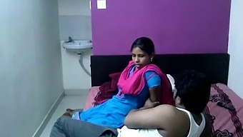 Indian Girls In A Lustful 32-Minute Session
