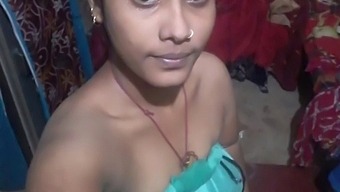 Indian Girl'S Selfie With Big Boobs And Nipples